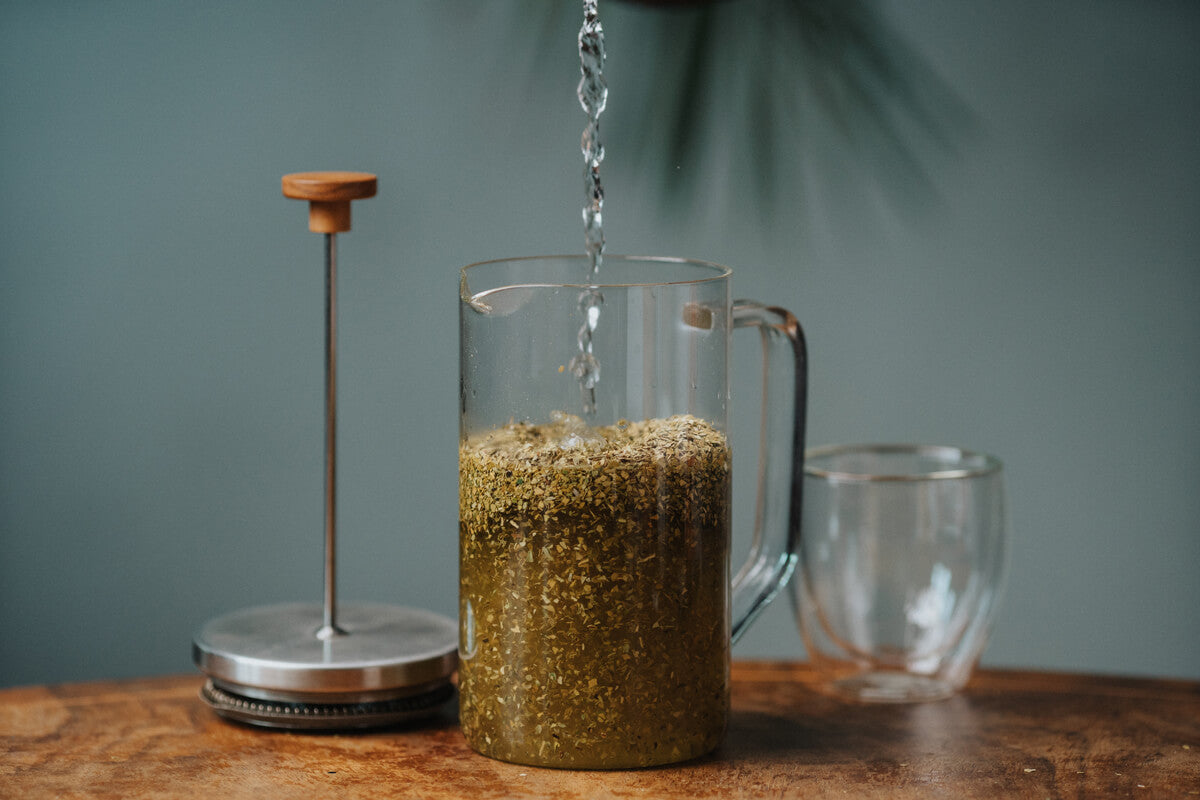 [NL]French press Wasser einfüllen Wassertemperatur